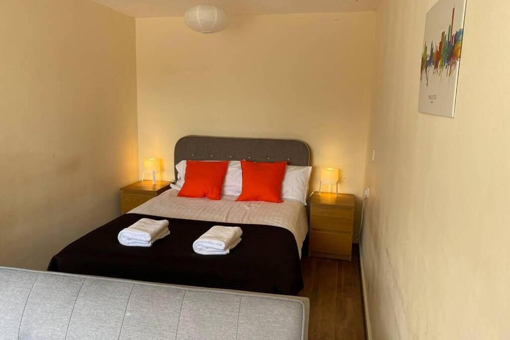 Apartamento Conveniently Situated 1Bed Apt In Stretford Mánchester Exterior foto